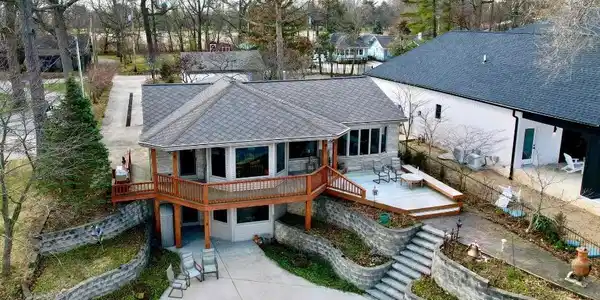 3116 E Country Club