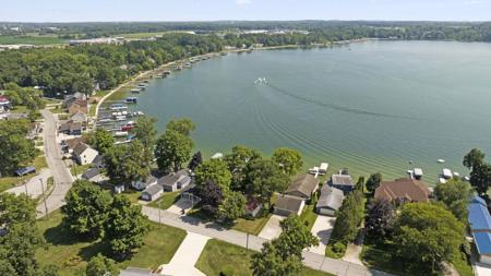 2405 W Sycamore Beach