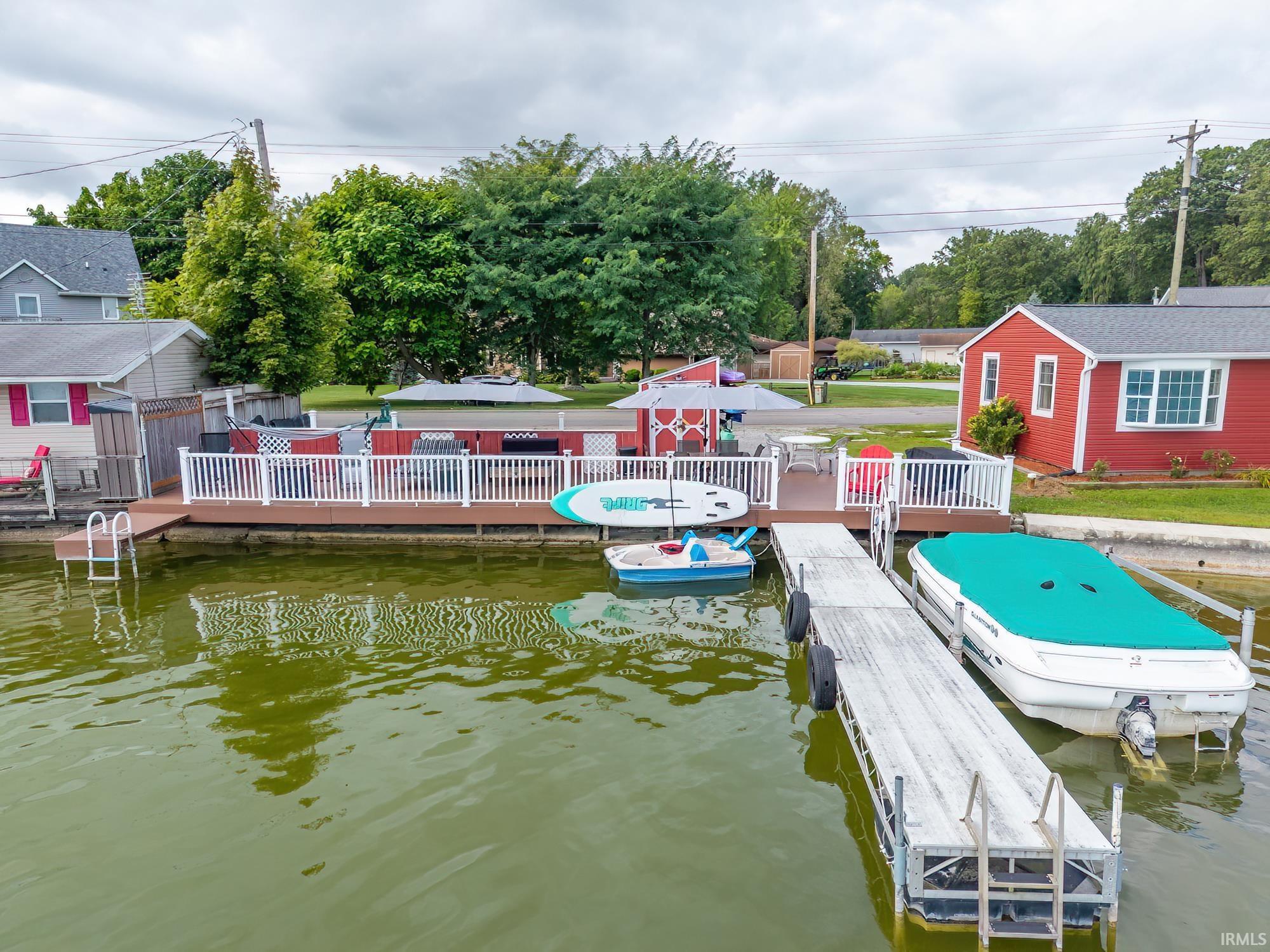 Image 1: Lake toys and boat available with strong offer to start lakelife at closing