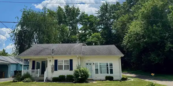 3105 E Country Club