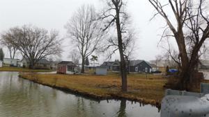 101 Crooked Lk