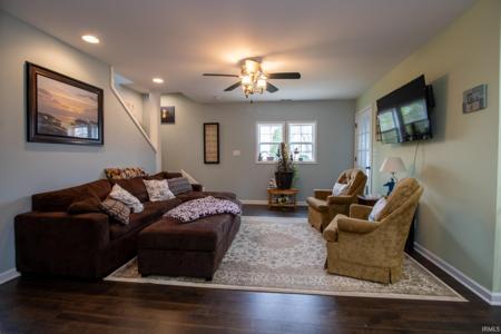 6306 E Leenon