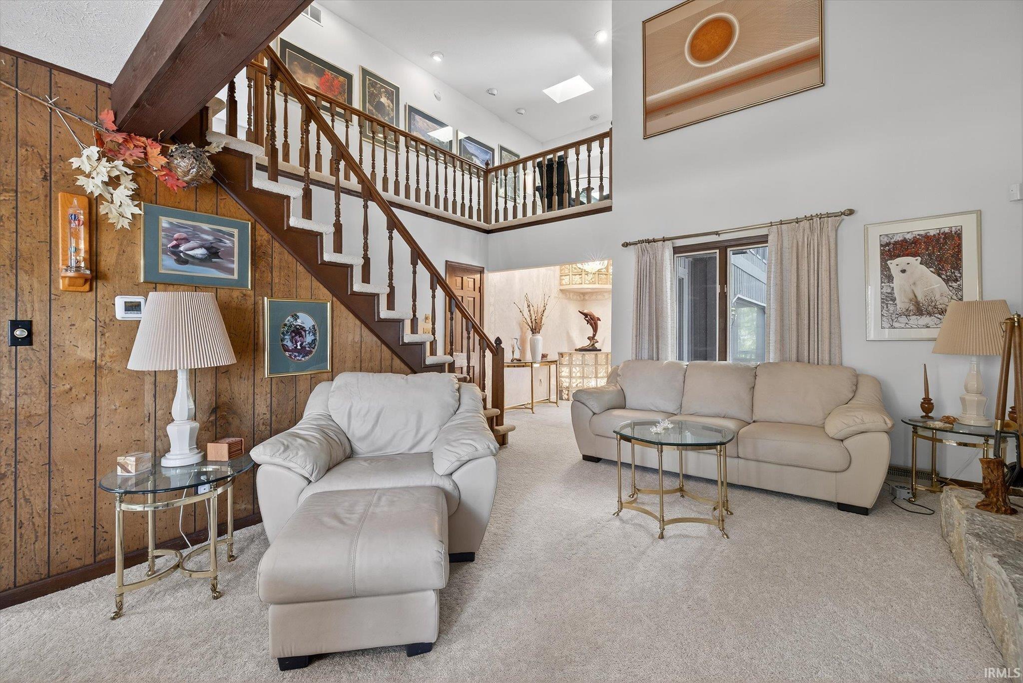 Image 3: Living Room
