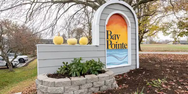 1922 E Bay Pointe