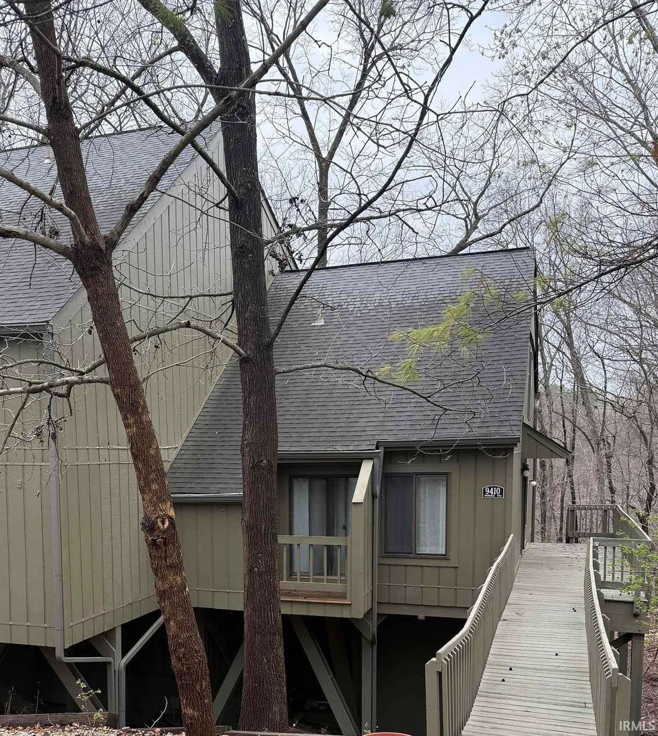 Image 0: Exterior entrance, Primary Picture