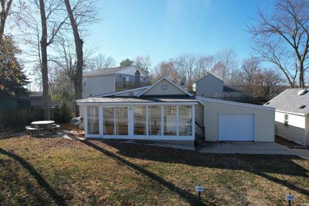 2406 N West Shafer