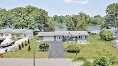 2885 E Bradford