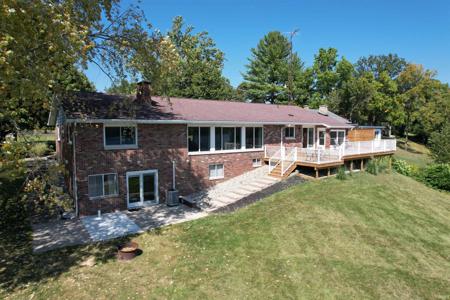 5793 E Pierce
