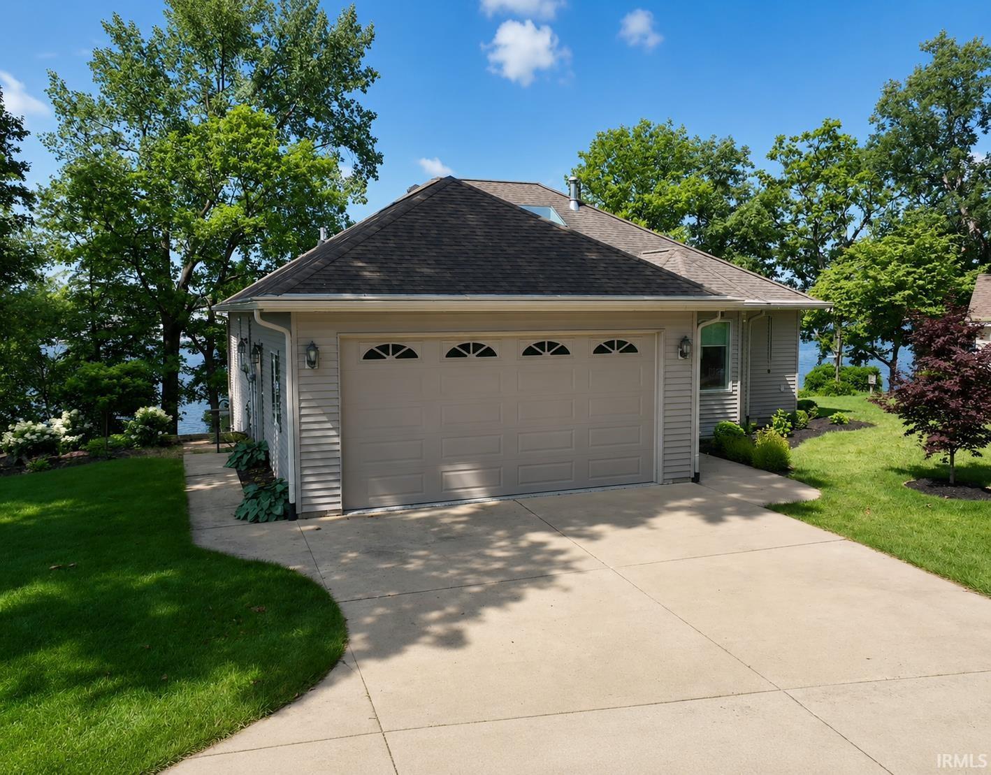 Image 3: attached garage, Garage Image 3: attached garage, Garage