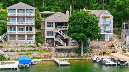 900 Ln 105 Lake James