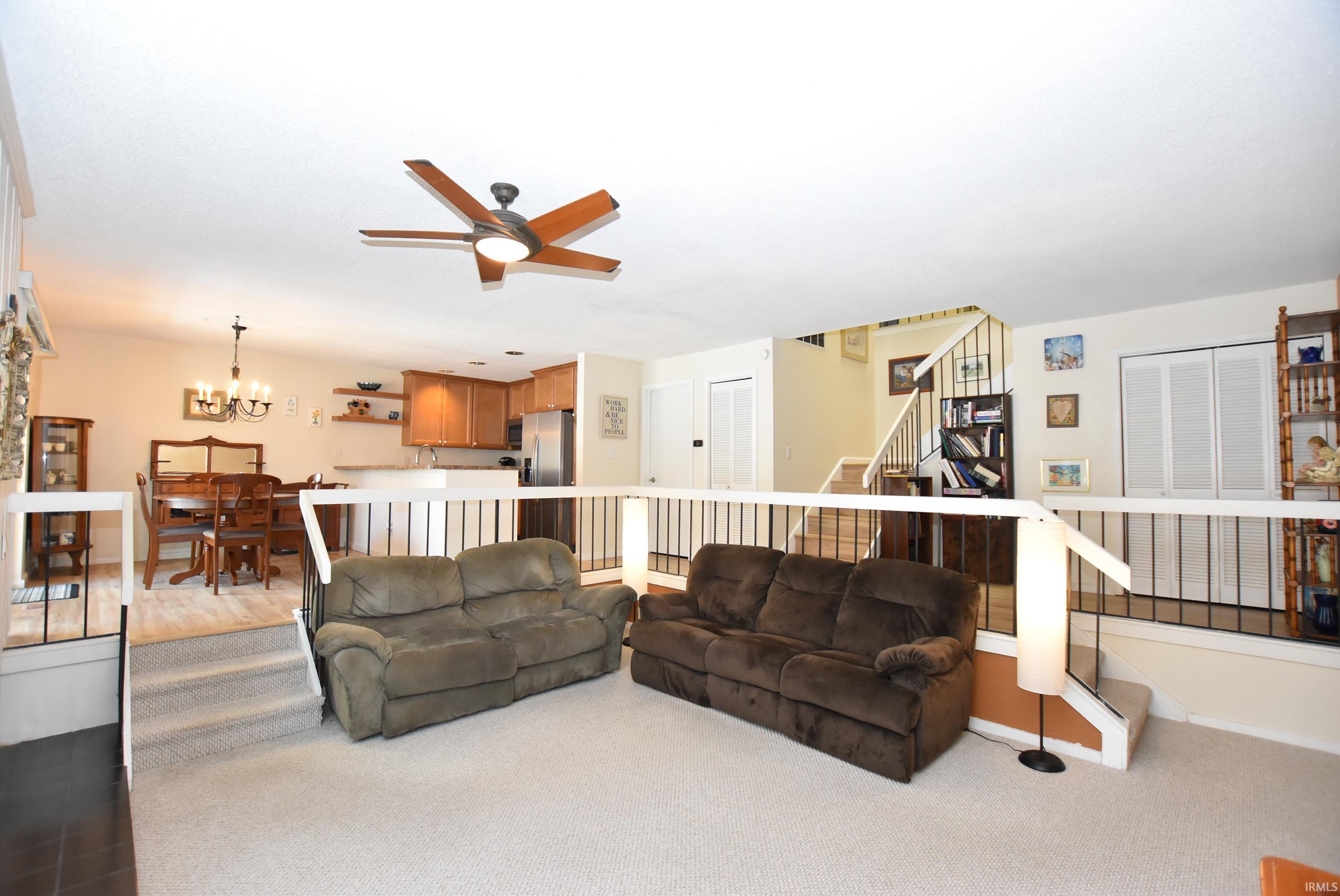 Image 3: Living Room