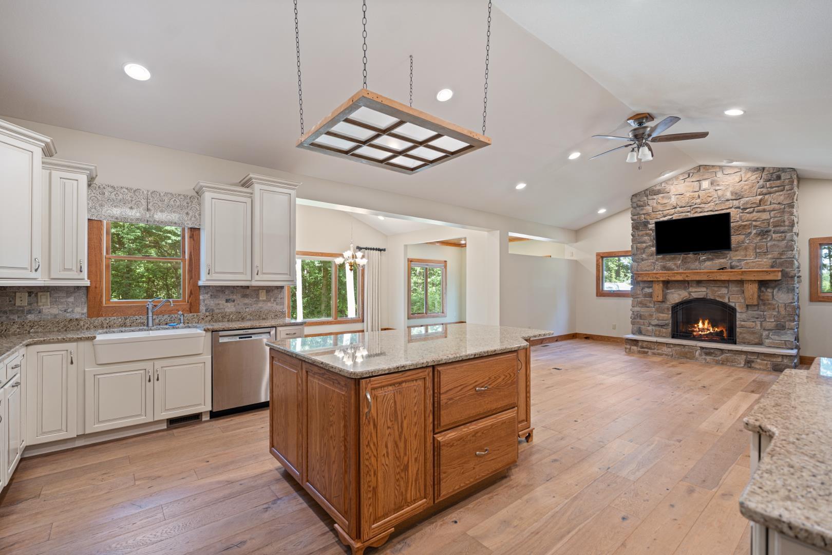 Image 1: Kitchen