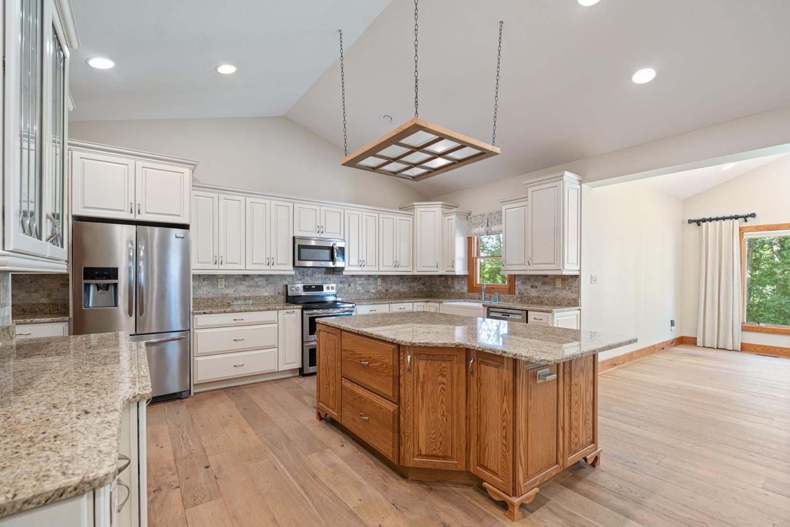 Image 3: Kitchen