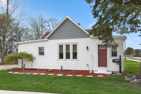 1605 E Clark