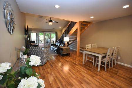 9136 S Greenridge