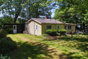 8084 N Hickman