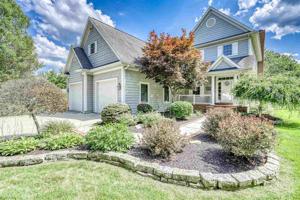 8213 E North