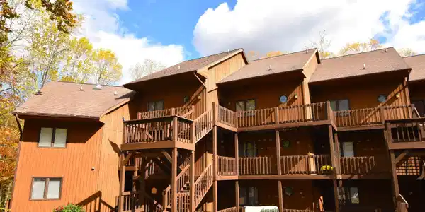 4104 E Eagle Bay