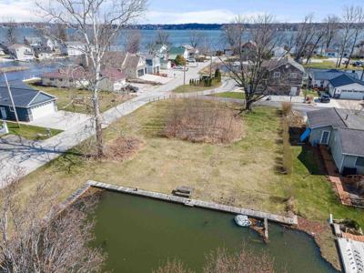 10383 N North Channel