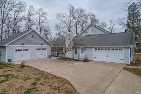 360 W Evergreen Plaza S