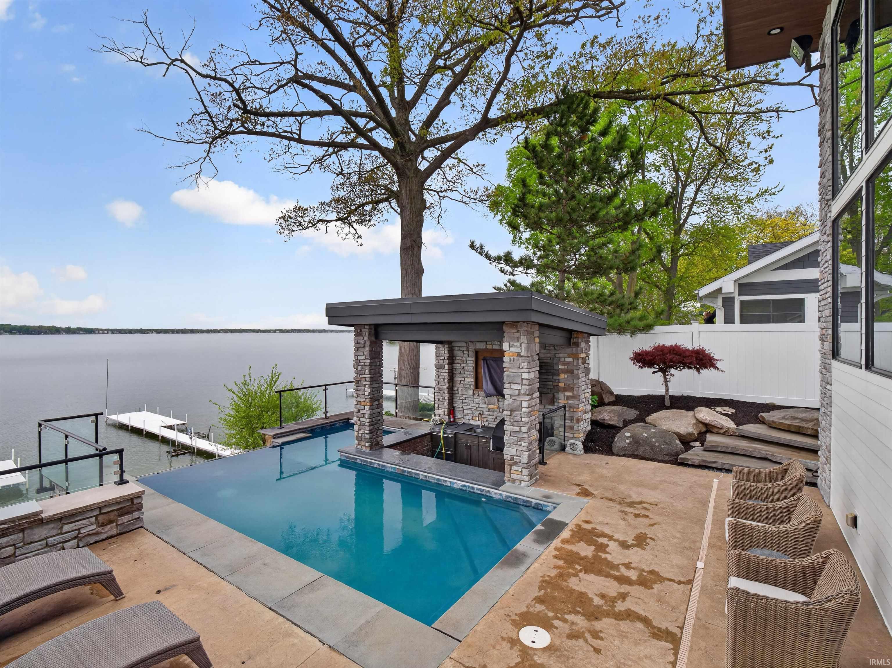 Image 3: Pool outdoor kitchen lake wawasee