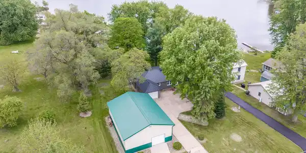 Image 3: Lakefront home on .68 acre lot 120 ft lakefront Fish/Royer lakes turn key home with a 30x40 pole bui Image 3: Lakefront home on .68 acre lot 120 ft lakefront Fish/Royer lakes turn key home with a 30x40 pole bui