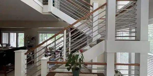 Image 1: Entry way with staircase Image 1: Entry way with staircase
