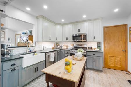 3139 E Colony