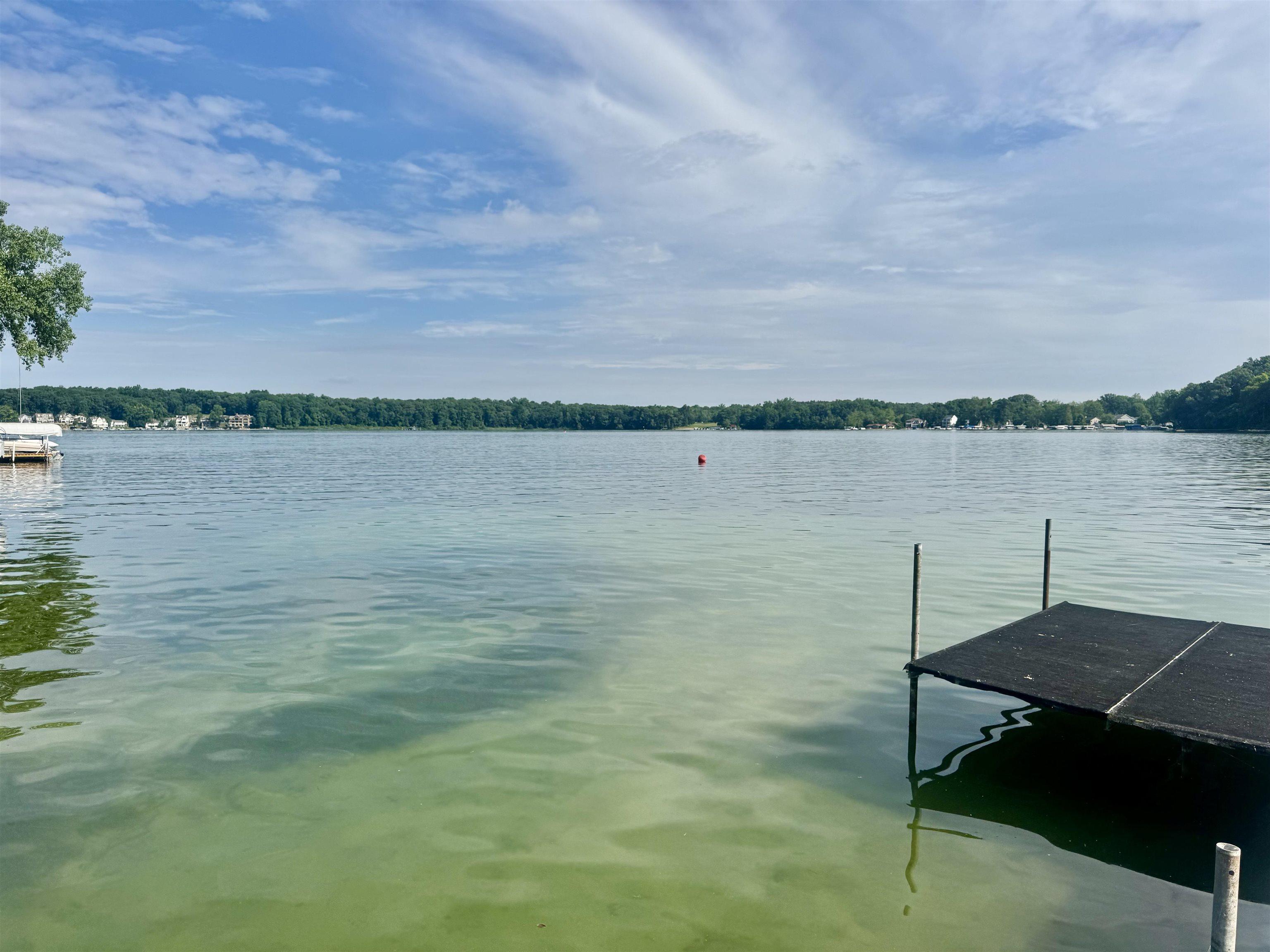 Image 1: Dock area with walkin to sandy bottom, Sandy bottom Image 1: Dock area with walkin to sandy bottom, Sandy bottom