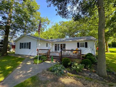 6156 N Bedford Bay