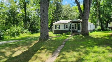7307 N Hickory