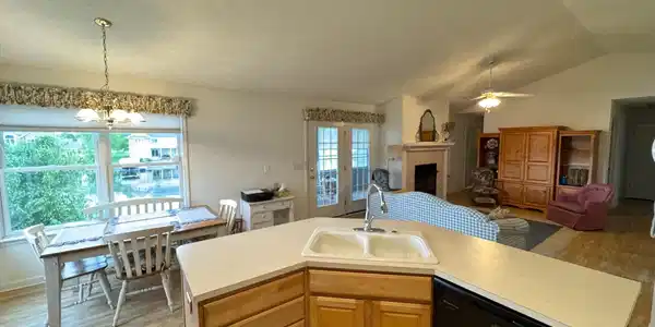 Image 3: Kitchen island with a double basin sink and integrated dishwasher, Kitchen Image 3: Kitchen island with a double basin sink and integrated dishwasher, Kitchen