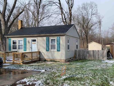 8526 E Asbury