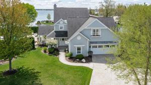 8133 E Constitution