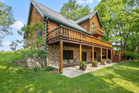8429 N Kiger