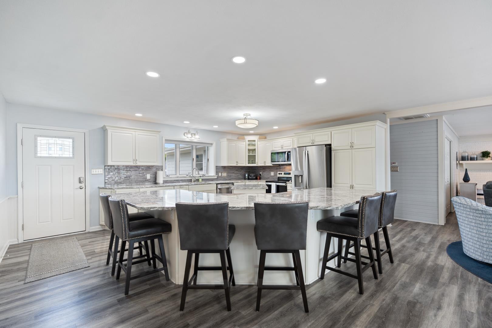 Image 2: Kitchen