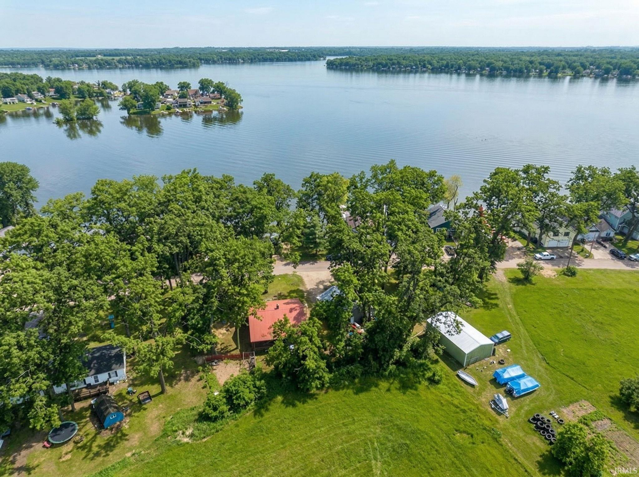 Image 0: Bird's eye view of a large body of water, Aerial View Image 0: Bird's eye view of a large body of water, Aerial View