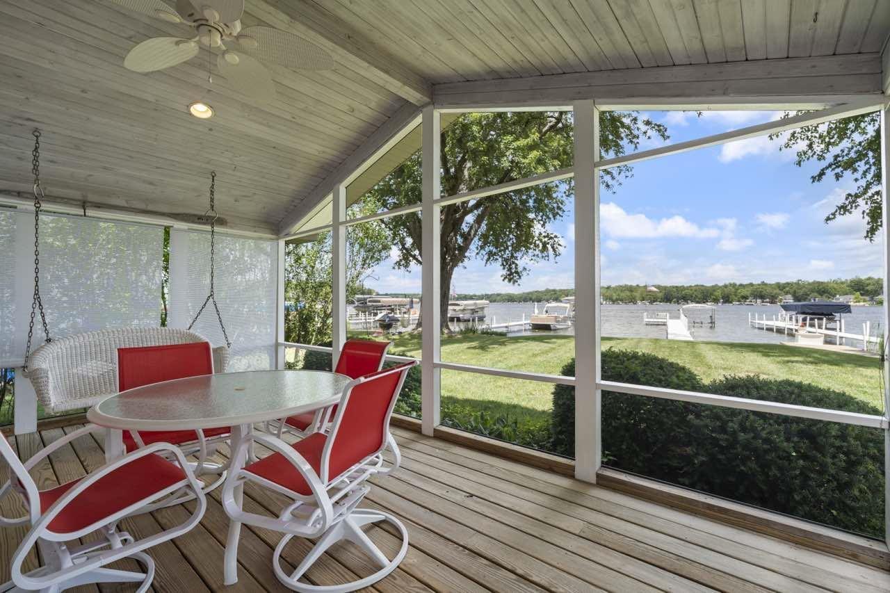 Image 3: Screened Porch