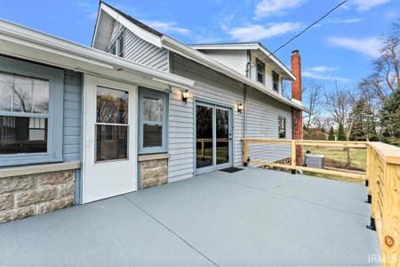 1228 N Main