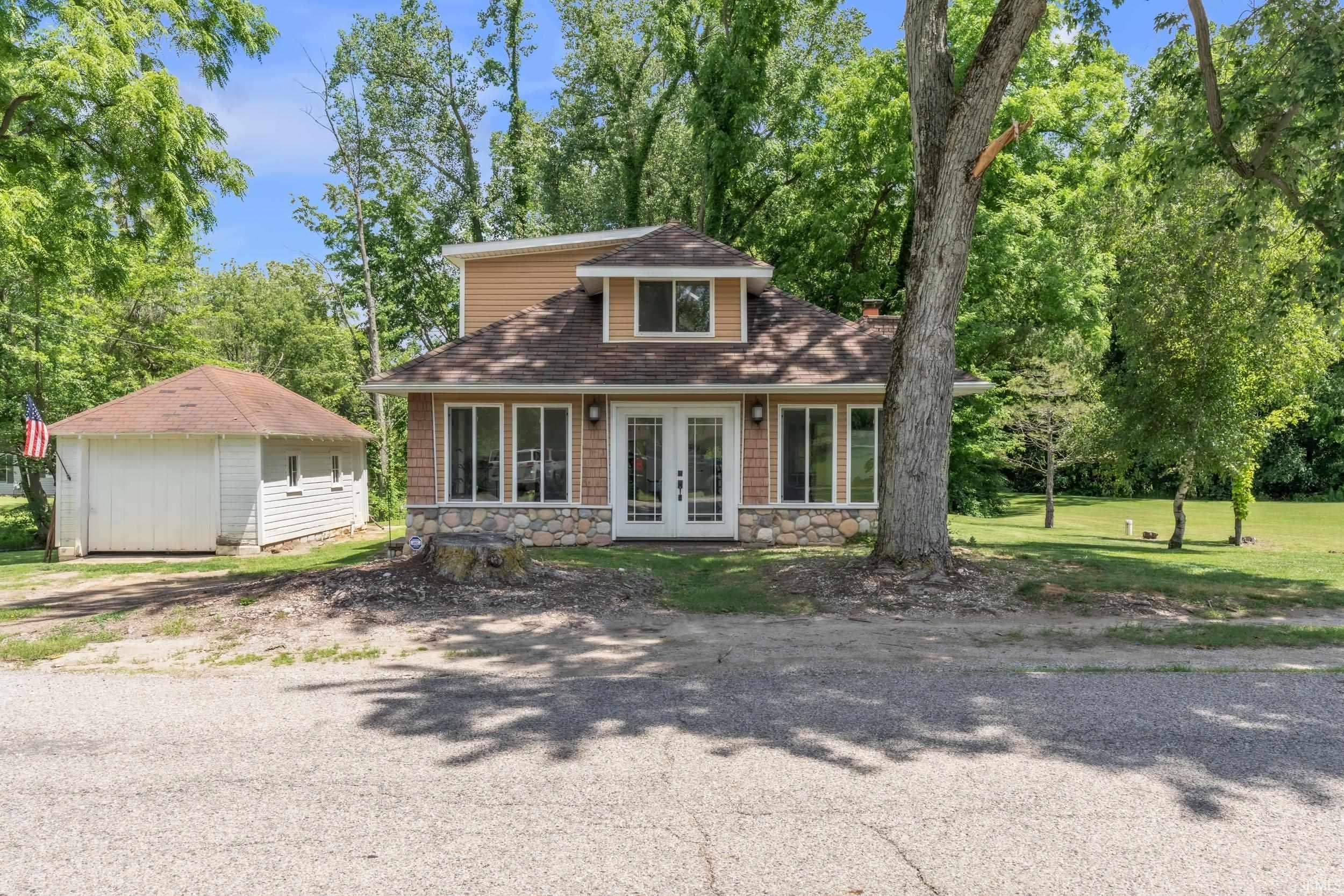 Image 1: Front of the Home Image 1: Front of the Home