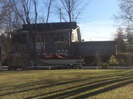 2906 E Armstrong