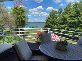 11520 N Lake View