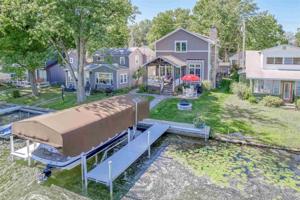 910 South Lake