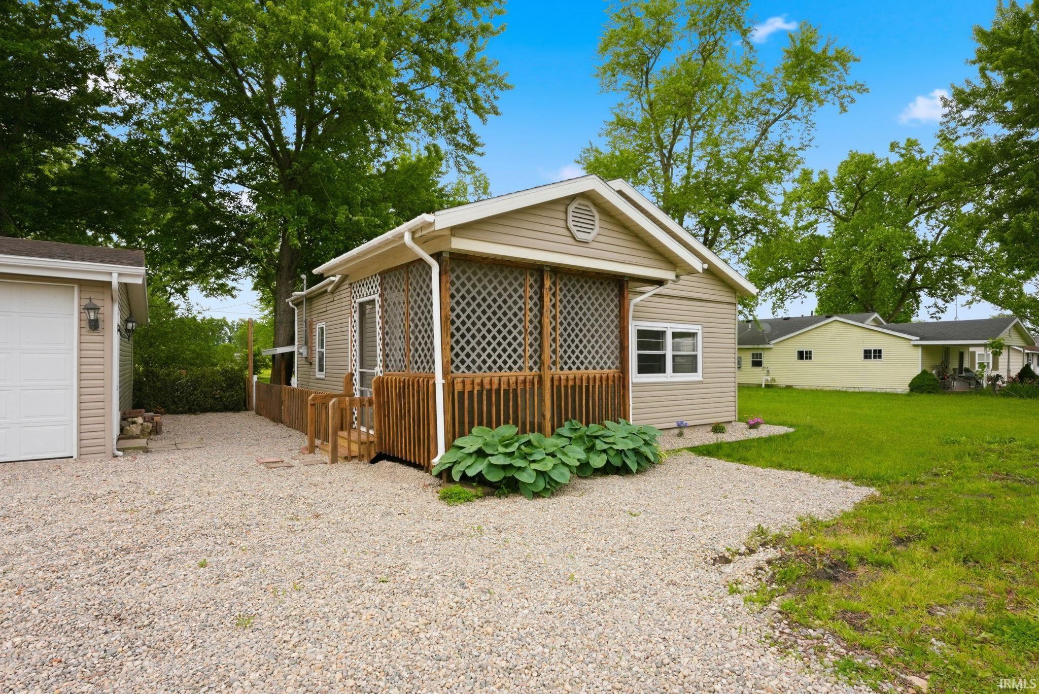 Image 2: Front house, Front Of Structure