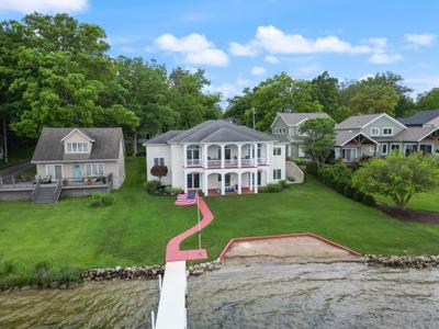 1332 Country Club