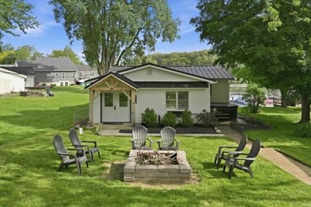 8978 E Backwater