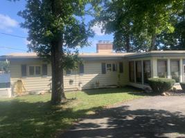 5447 N Stahl
