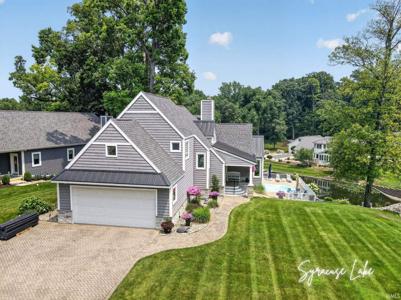 1102 N Shore