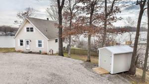 4867 N West Shafer