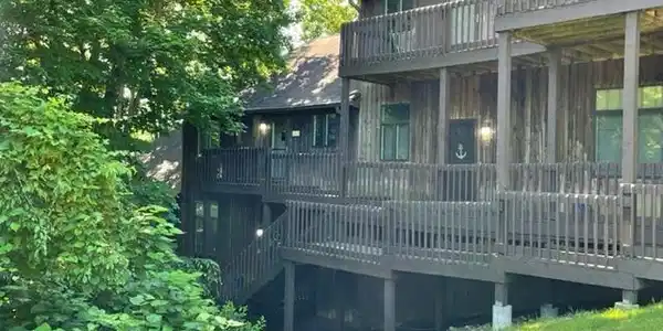 1846 E Eagle Bay